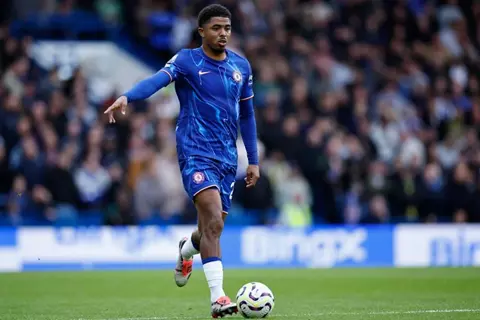 تشيلسي يدين العنصرية ضد فوفانا: سنعمل مع الجهات المختصة لتحديد الجناة